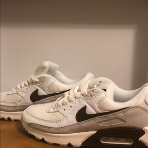 Nike shoes (worn once)